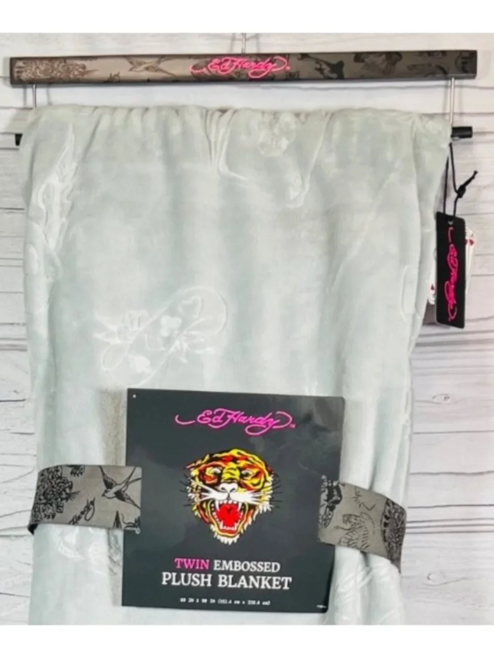 Ed Hardy Twin Embossed Plush Blanket 66x90 NWT White Tattoo Cards Dice Rare